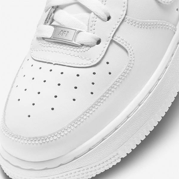 Kids' Nike Air Force 1 LE Older Trainers White | NK073AIZ