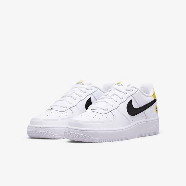 Kids' Nike Air Force 1 LV8 Older Trainers White / Black | NK286XFK