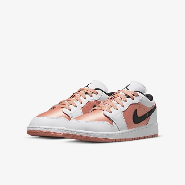 Kids' Nike Air Jordan 1 Low Older Trainers White / Black | NK698KFS