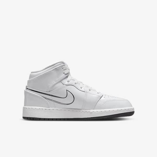 Kids' Nike Air Jordan 1 Mid Older Trainers White / Black | NK635UAD