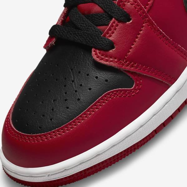 Kids' Nike Air Jordan 1 Mid Older Trainers Red / White / Black | NK817VRC