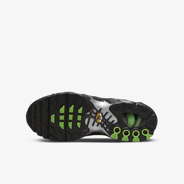 Kids' Nike Air Max Plus Older Trainers Black / Green / Metal Silver / Black | NK941REG