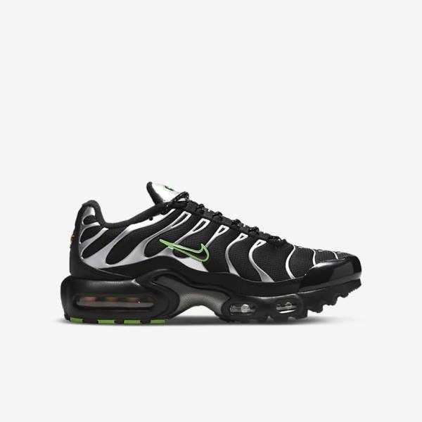 Kids' Nike Air Max Plus Older Trainers Black / Green / Metal Silver / Black | NK941REG