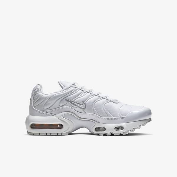 Kids' Nike Air Max Plus Older Trainers White / Metal Silver / White | NK713QGS