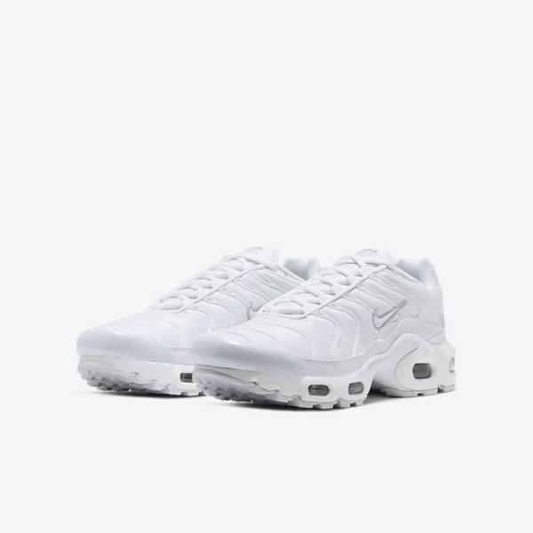 Kids' Nike Air Max Plus Older Trainers White / Metal Silver / White | NK713QGS