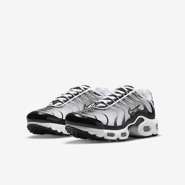 Kids' Nike Air Max Plus Older Trainers White / Black / Silver / Mint | NK873FEV