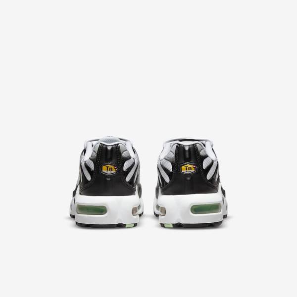 Kids' Nike Air Max Plus Older Trainers White / Black / Silver / Mint | NK873FEV