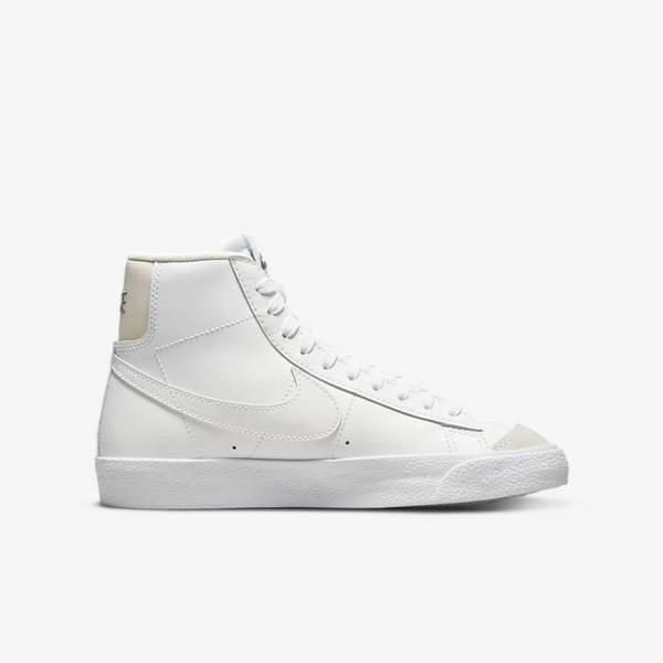 Kids' Nike Blazer Mid 77 Older Trainers White / Light Brown / White | NK839GMH