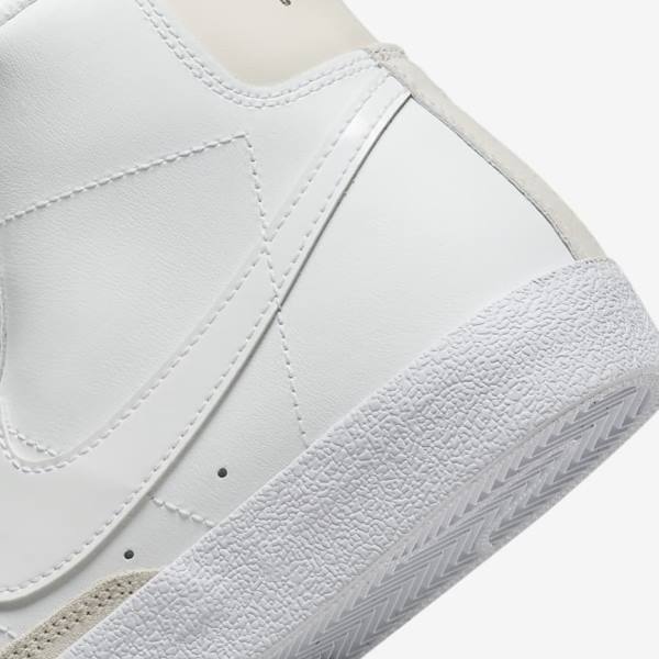 Kids' Nike Blazer Mid 77 Older Trainers White / Light Brown / White | NK839GMH