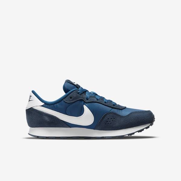 Kids' Nike MD Valiant Older Trainers Navy / White | NK941IQP