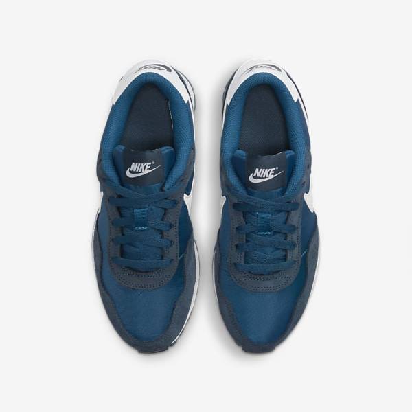 Kids' Nike MD Valiant Older Trainers Navy / White | NK941IQP