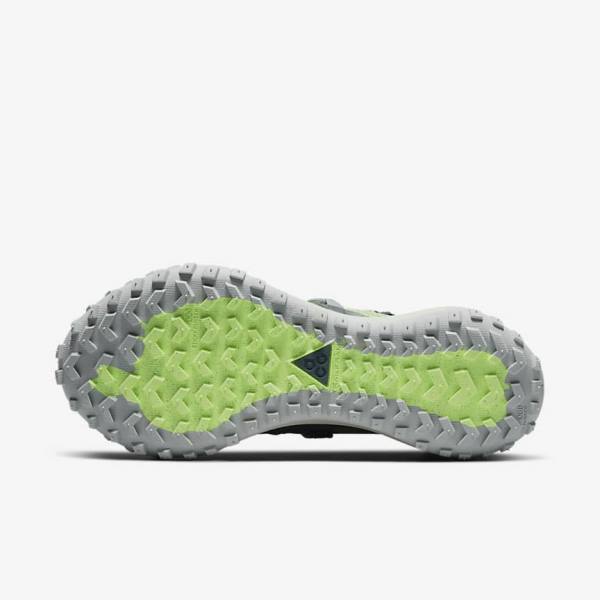 Men's Nike ACG Mountain Fly Low Trainers Grey / Green | NK423TNE