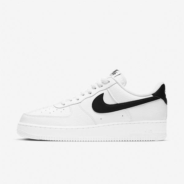 Men\'s Nike Air Force 1 07 Trainers White / Black | NK498CAN