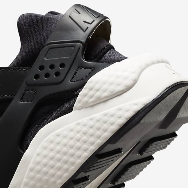 Men's Nike Air Huarache LE Trainers Black / White | NK584UXJ