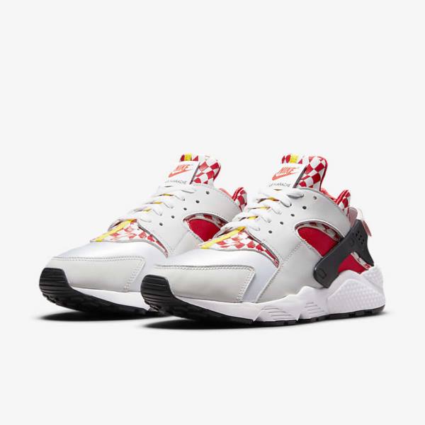 Men's Nike Air Huarache Premium Liverpool F.C. Trainers White / Yellow / Red | NK152PMV