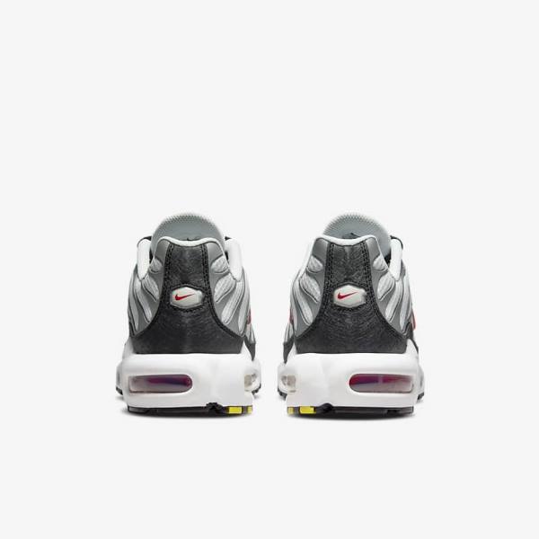 Men's Nike Air Max Plus Trainers Grey / Black / Red | NK697BKO