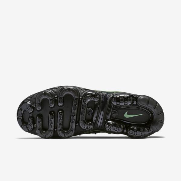 Men's Nike Air VaporMax Plus Trainers Black / White | NK916LAD