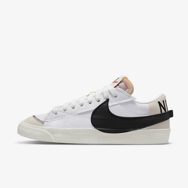 Men\'s Nike Blazer Low 77 Jumbo Trainers White / Black | NK476NCU