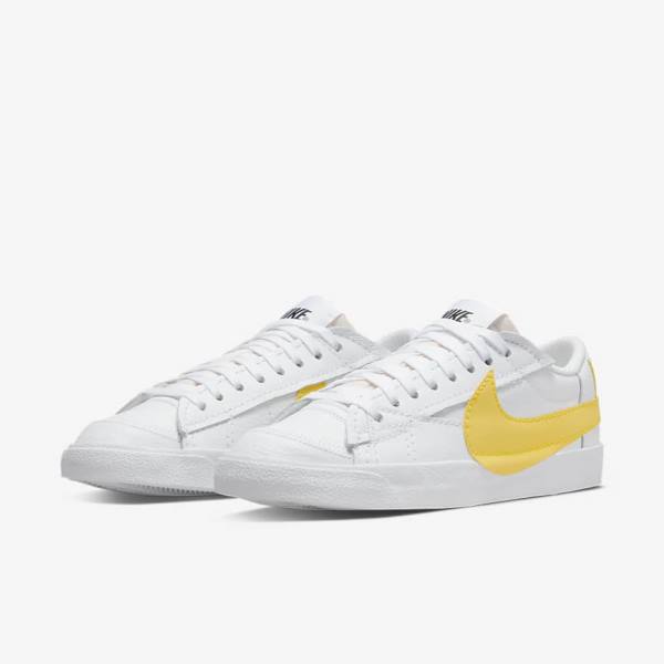 Men's Nike Blazer Low Jumbo Trainers White / Black / Orange | NK397VSX