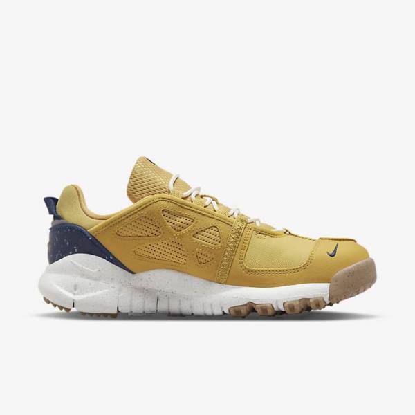 Men's Nike Free Terra Vista Trainers Gold / Navy | NK708BCZ