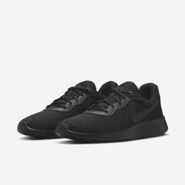 Men's Nike Tanjun Trainers Black | NK215LVS