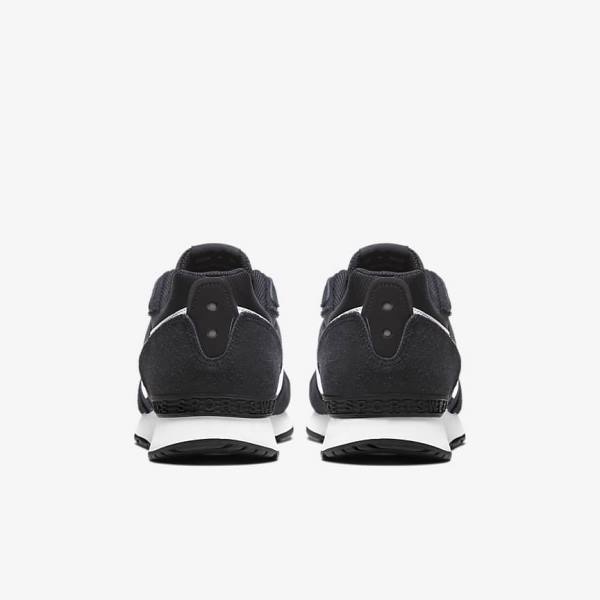 Men's Nike Venture Runner Trainers Black / White | NK452XIP