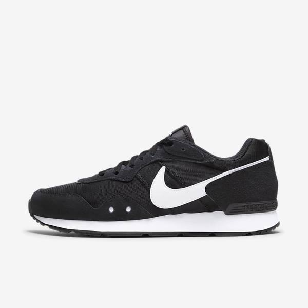 Men\'s Nike Venture Runner Trainers Black / White | NK452XIP