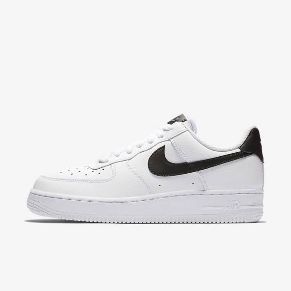 Women\'s Nike Air Force 1 07 Trainers White / Black / White | NK348XBN