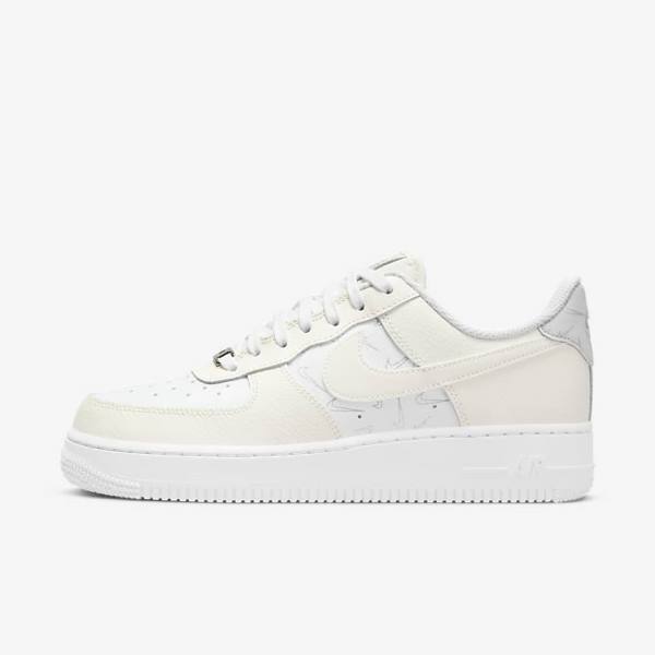 Women\'s Nike Air Force 1 07 Trainers White / Platinum | NK378VOT