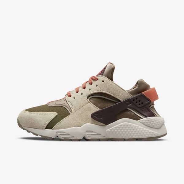 Women\'s Nike Air Huarache SP Trainers Khaki / Burgundy | NK619SIP