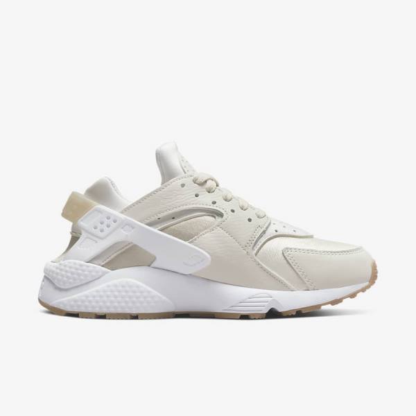 Women's Nike Air Huarache Trainers Khaki / Light Brown / White | NK412MWH