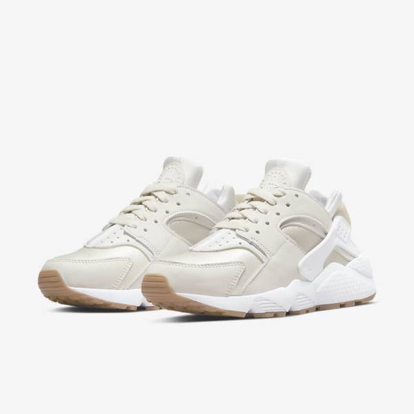 Women's Nike Air Huarache Trainers Khaki / Light Brown / White | NK412MWH