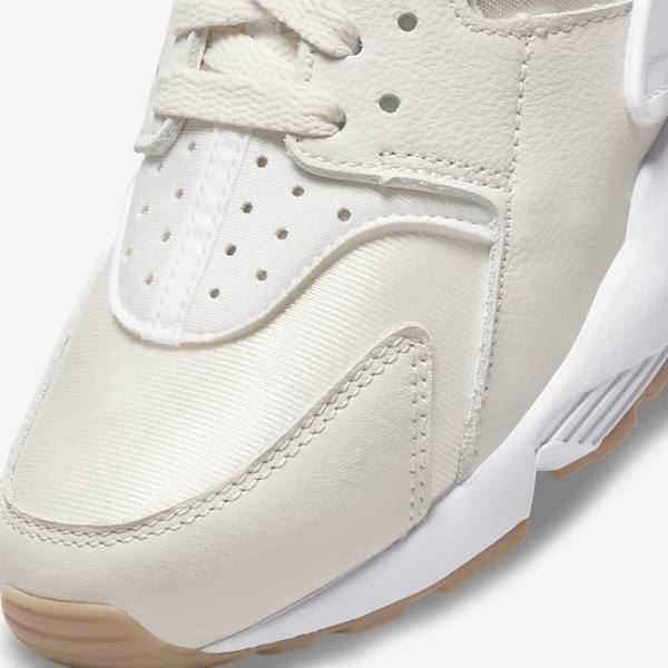 Women's Nike Air Huarache Trainers Khaki / Light Brown / White | NK412MWH