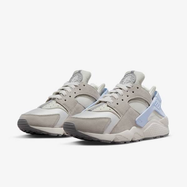 Women's Nike Air Huarache Trainers White / Grey | NK796RWH