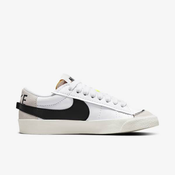 Women's Nike Blazer Low 77 Jumbo Trainers White / Black | NK457SIL