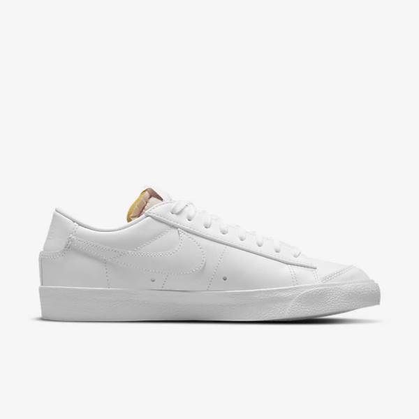 Women's Nike Blazer Low 77 Trainers White | NK506XZV