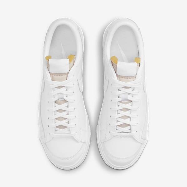 Women's Nike Blazer Low 77 Trainers White | NK506XZV