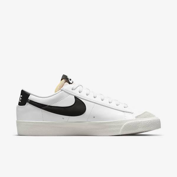 Women's Nike Blazer Low 77 Trainers White / Black | NK683KON