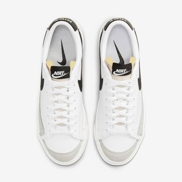 Women's Nike Blazer Low 77 Trainers White / Black | NK683KON