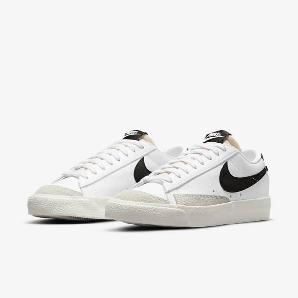 Women's Nike Blazer Low 77 Trainers White / Black | NK683KON