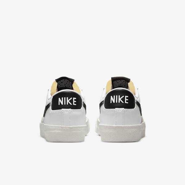 Women's Nike Blazer Low 77 Trainers White / Black | NK683KON