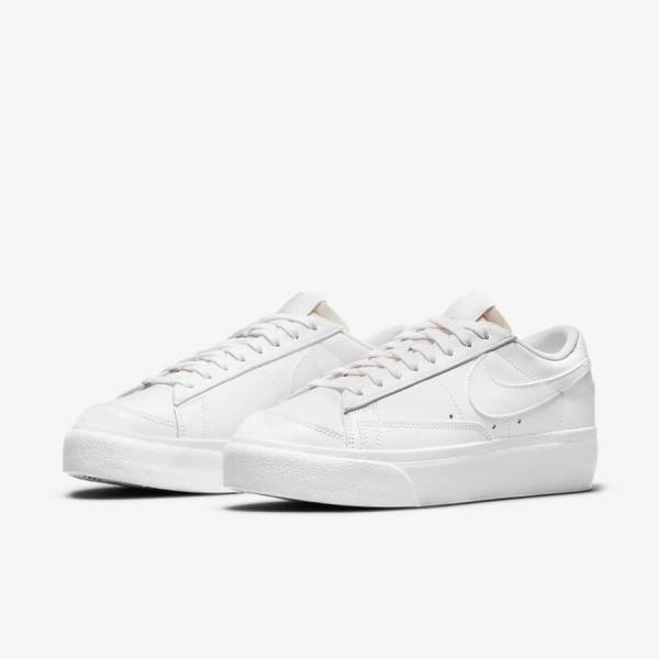 Women's Nike Blazer Low Platform Trainers White | NK785NGP