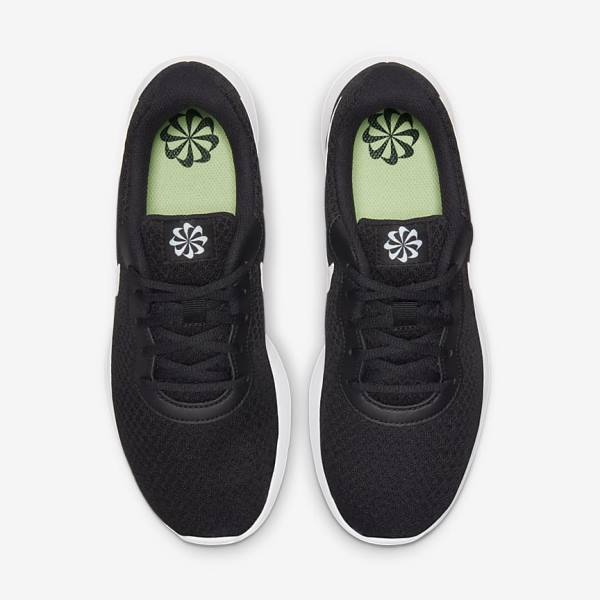 Women's Nike Tanjun Trainers Black / White | NK237ZGJ