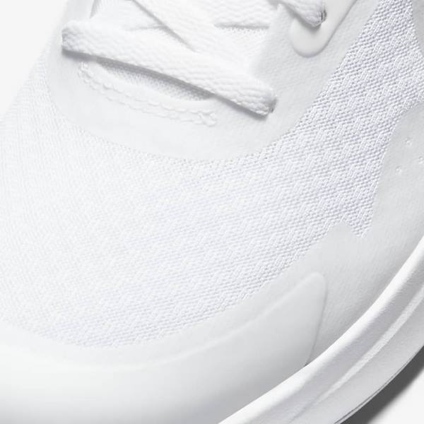 Women's Nike Wearallday Trainers White | NK618FBL