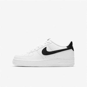 Kids' Nike Air Force 1 Older Trainers White / Black | NK736GEJ