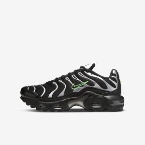 Kids' Nike Air Max Plus Older Trainers Black / Green / Metal Silver / Black | NK941REG