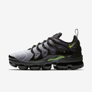 Men's Nike Air VaporMax Plus Trainers Black / White | NK916LAD