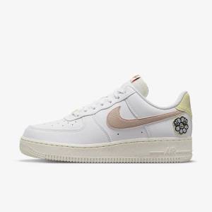 Women's Nike Air Force 1 07 SE Trainers White / Blue / Pink | NK296TXR