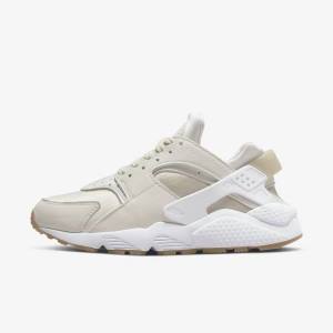 Women's Nike Air Huarache Trainers Khaki / Light Brown / White | NK412MWH